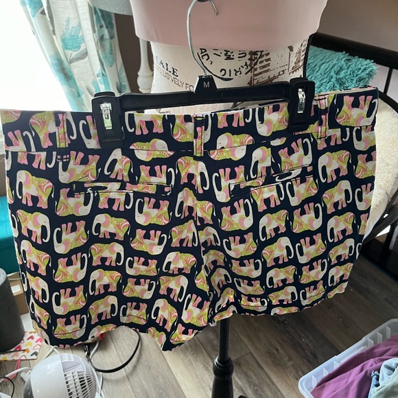 Elephant Chino Shorts - Picture 2 of 3